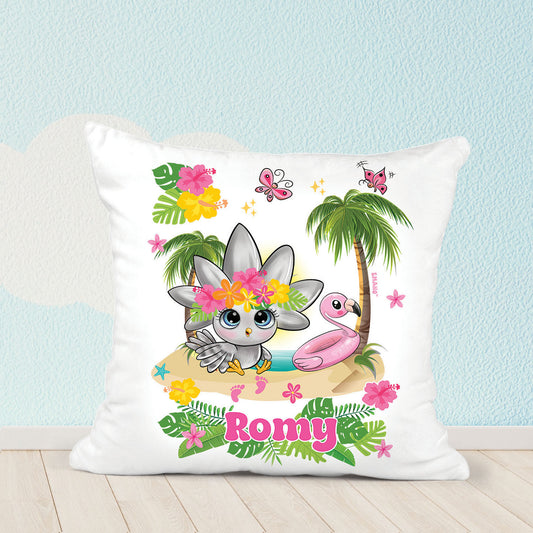 Coussin de naissance brodé avec motif Cagou, souvenir doux et local imaginé en Nouvelle-Calédonie.