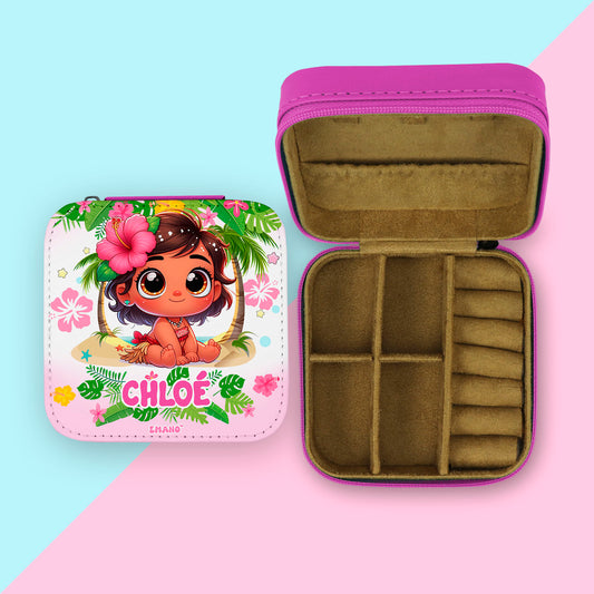 Personnalisez votre boîte à bijoux avec un prénom ou message unique. Un cadeau sur-mesure, chic et pratique, parfait pour toutes les occasions – disponible sur emanostore.nc.