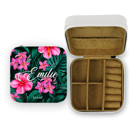 Personnalisez votre boîte à bijoux avec un prénom ou message unique. Un cadeau sur-mesure parfait pour toutes les occasions – disponible sur emanostore.nc.