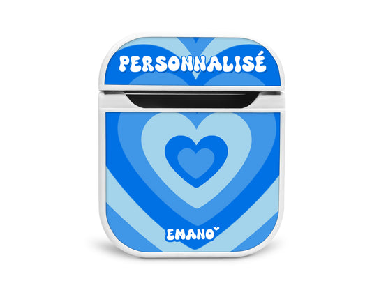 L'étui d'AirPods s'adapte parfaitement à votre boîtier de charge et le protège.  Il dispose d’une ouverture pour laisser passer le câble de charge, de sorte que vous n’avez pas besoin de sortir vos AirPods pour la recharge.